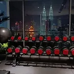 Col137A Modern Balcony Klcc View & Infinity Pool