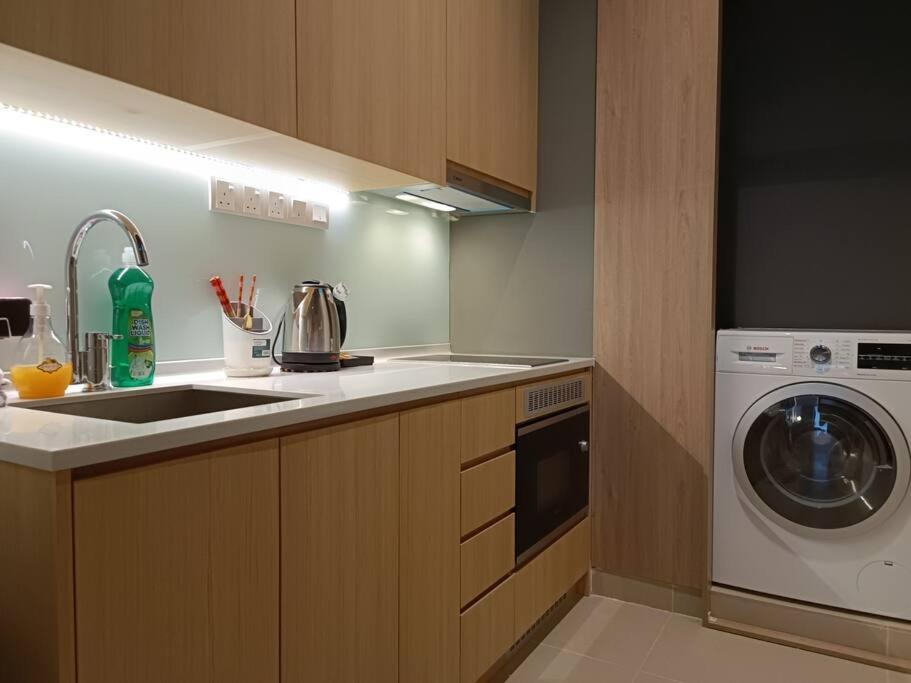 Col137a Modern Balcony Klcc View & Infinity Pool Appartement *